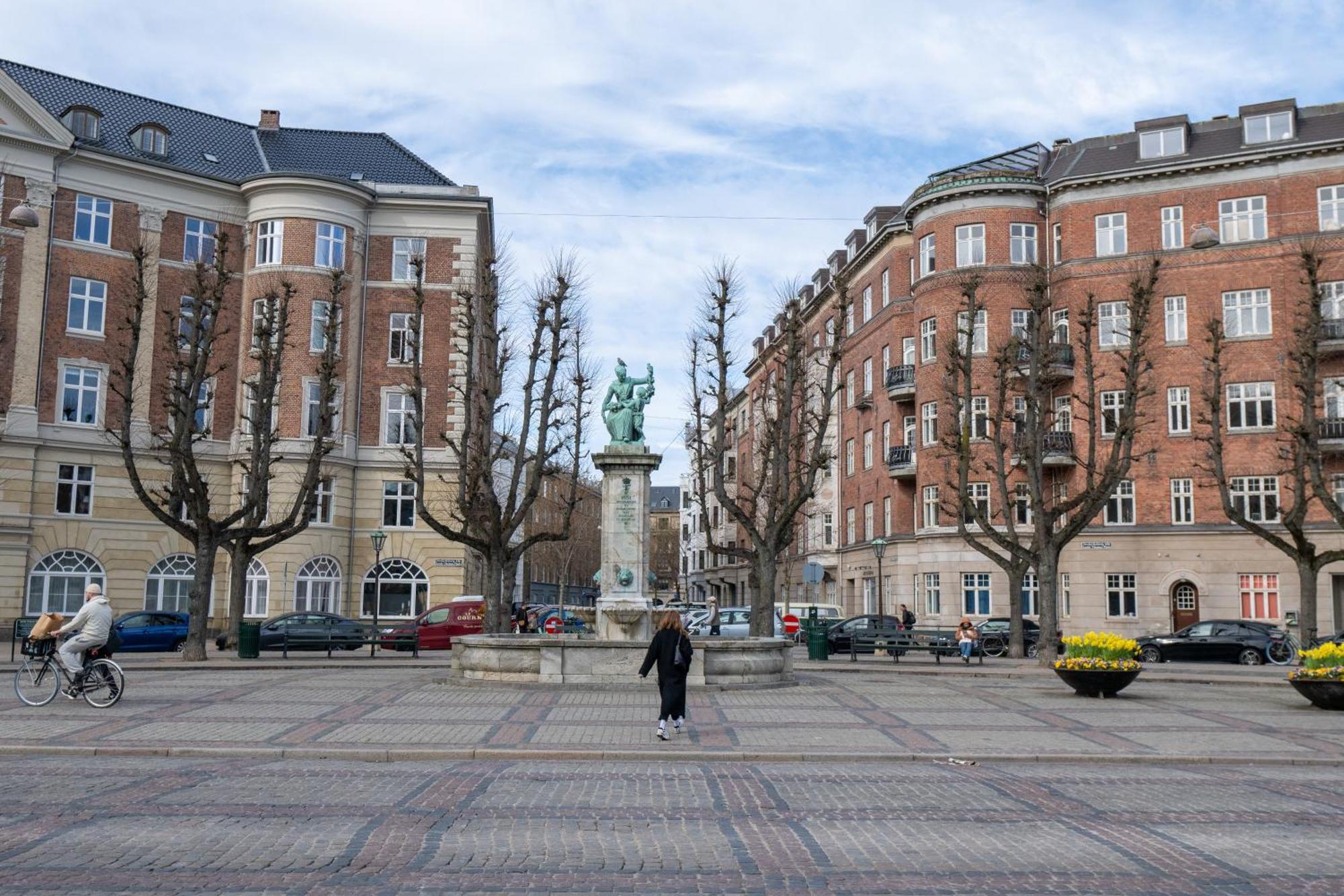 Unique 3 Bedroom Apartment In Vibrant Frederiksberg København Eksteriør billede