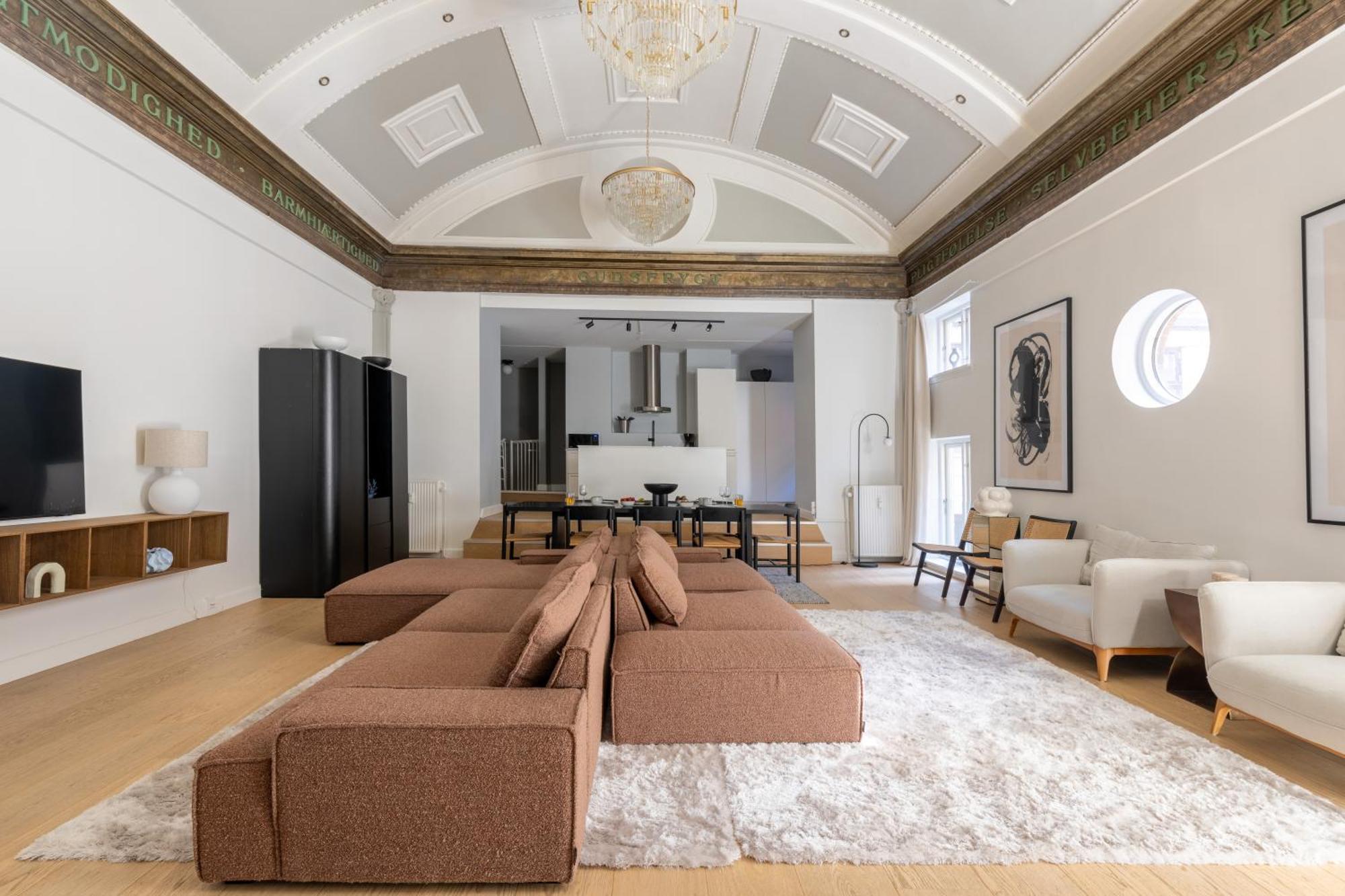 Unique 3 Bedroom Apartment In Vibrant Frederiksberg København Eksteriør billede