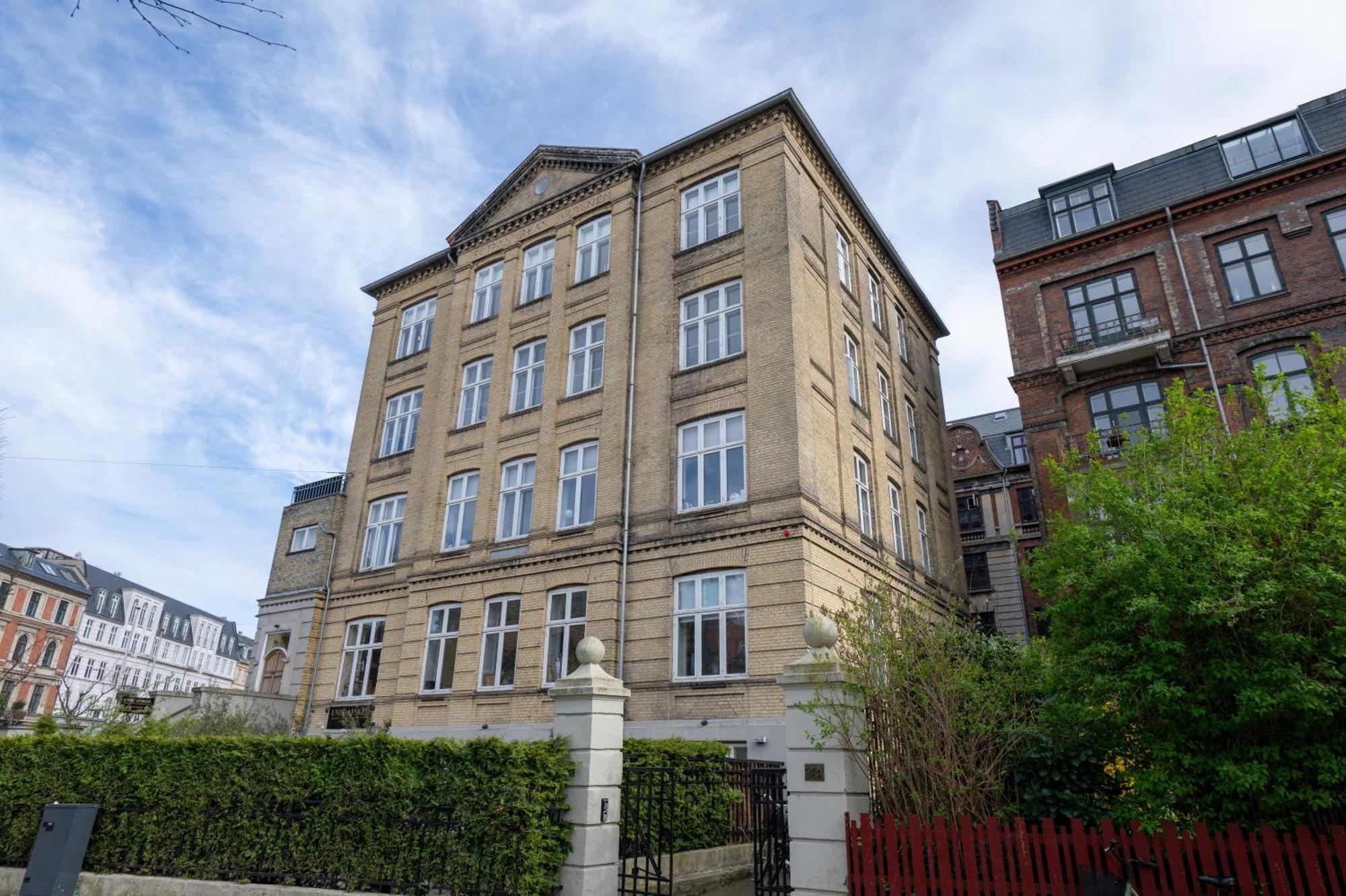 Unique 3 Bedroom Apartment In Vibrant Frederiksberg København Eksteriør billede